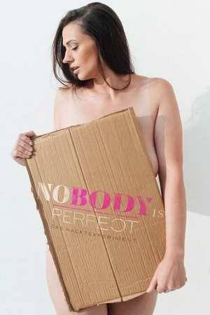Poster: No Body is perfect – Das Nacktexperiment